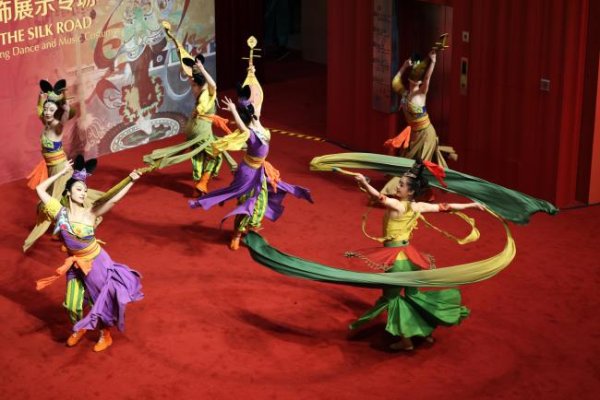 天金策略 中国美术馆这场表演展现敦煌丝路歌韵